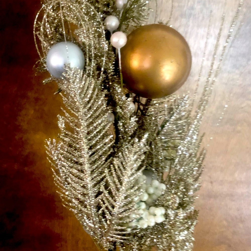 Gold Metallic Ornament Accent Pine